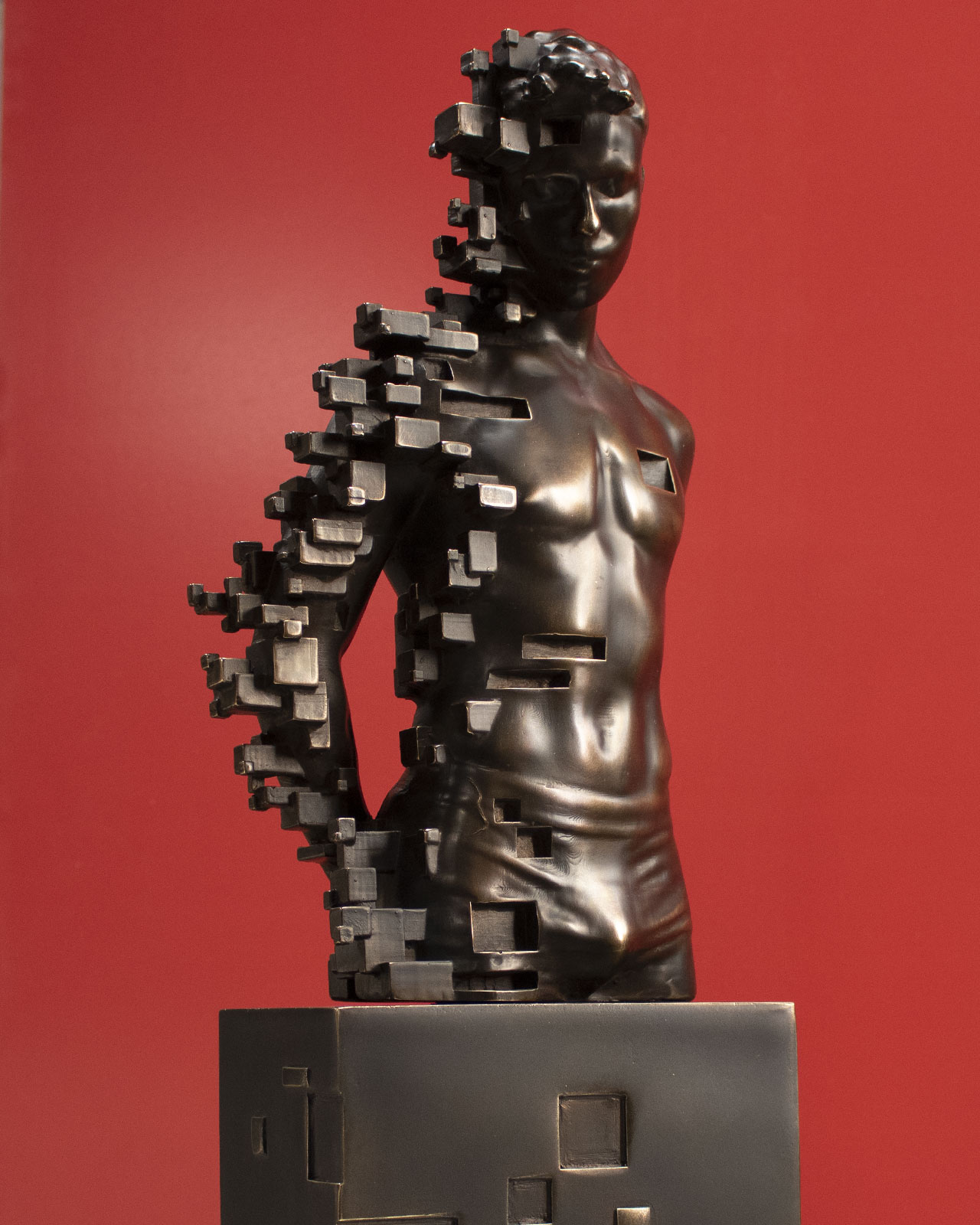 pixelated-young-torso-bronce-bs